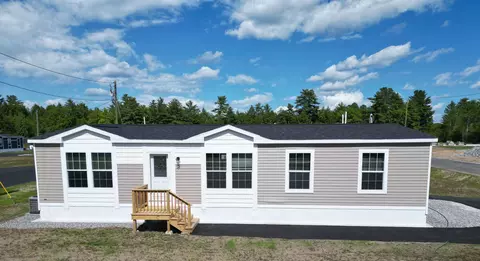 2 Wentworth Ave, Tilton, NH 03276
