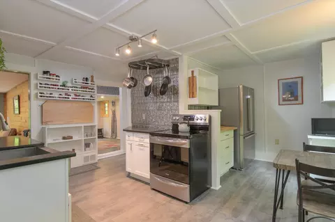 Kitchen - 142 Dover Rd, Williamsville, VT 05362 photo 2 of 5