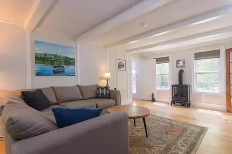 Living - 142 Dover Rd, Williamsville, VT 05362 photo 4 of 6