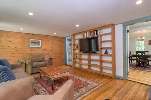 Living - 142 Dover Rd, Williamsville, VT 05362 photo 3 of 6