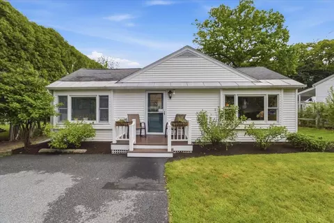 21 Pageant St, Bennington, VT 05201