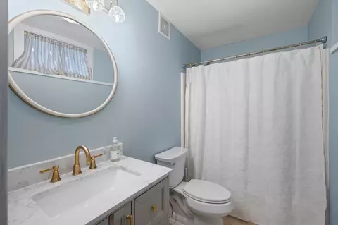 Bath - 41 Esker Rd, Hampton, NH 03842 photo 3 of 3