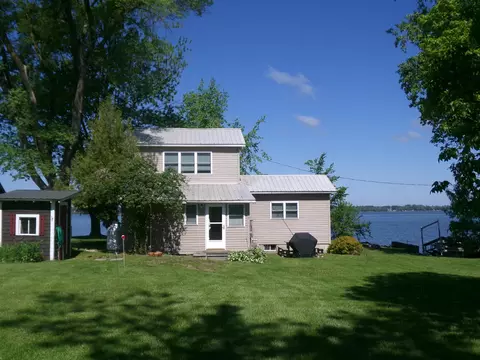 20 Sunset Harbor Rd, Swanton, VT 05488