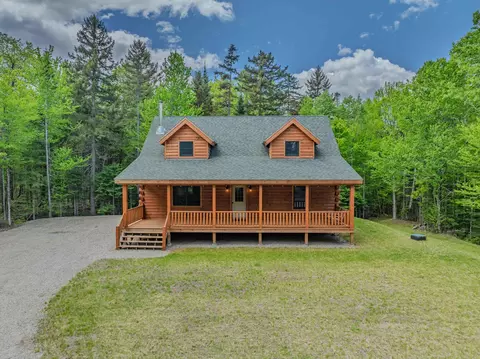 92 Joyce Dr, Twin Mountain, NH 03595