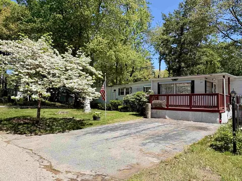 29 Brown Ave, Seabrook, NH 03874