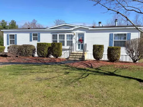 62 Seneca St, Rochester, NH 03867