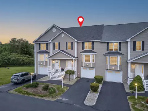 15 Shaker Heights Ln, Chester, NH 03036