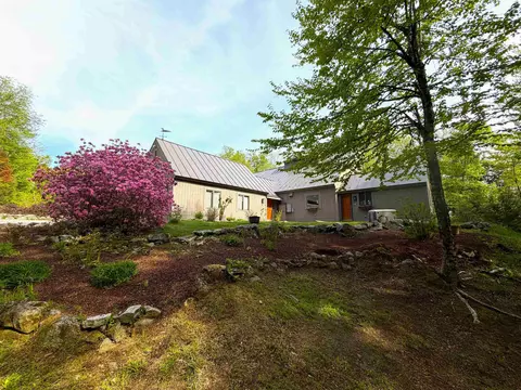 28 Wildwood Dr, Grantham, NH 03753