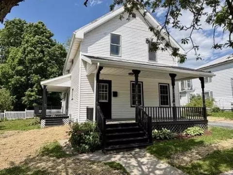 47 Upper Welden St, Saint Albans, VT 05478