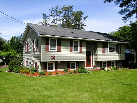31 Stearns Ct, Swanton, VT 05488