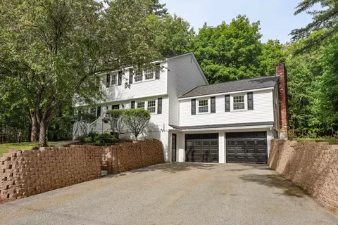 9 Northfield Rd, Amherst, NH 03031