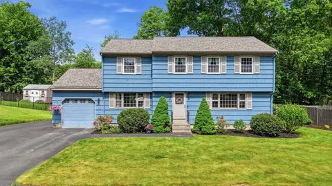 41 Nottingham Dr, Nashua, NH 03062