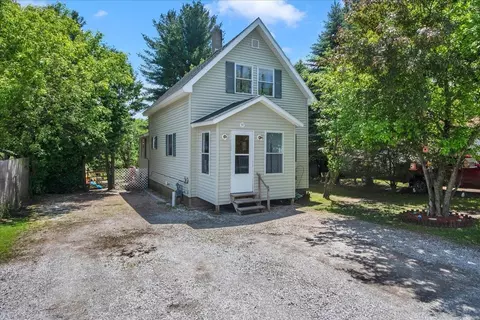 97 School St, Sheldon, VT 05483