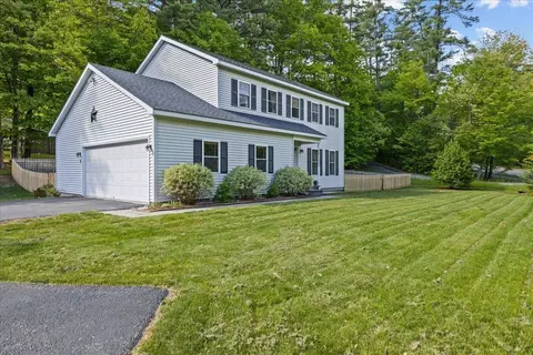 4 Greenbriar Dr, Essex Junction, VT 05452