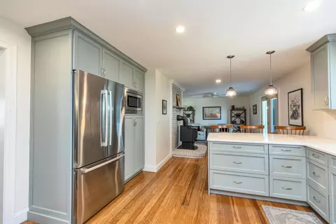 Kitchen - 9 Audley Dv, Bow, NH 03304 photo 5 of 7