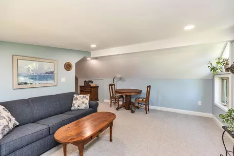 Living - 9 Audley Dv, Bow, NH 03304 photo 6 of 8