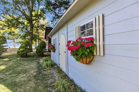 Exterior - 9 Audley Dv, Bow, NH 03304 photo 6 of 15