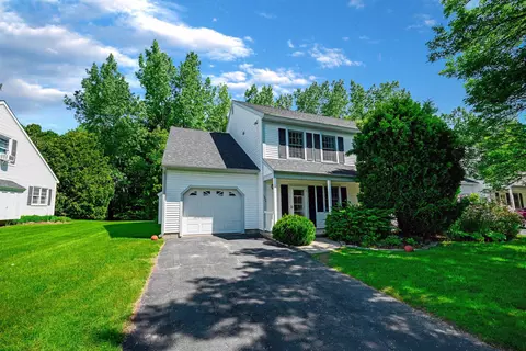 1404 Brand Farm Dr, South Burlington, VT 05403