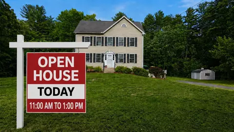 54 Chase Rd, Londonderry, NH 03053