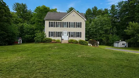 54 Chase Rd, Londonderry, NH 03053