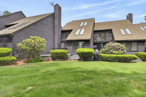 Exterior - 37 Stacey Cir, Windham, NH 03087 photo 4 of 6
