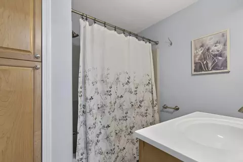 Bath - 37 Stacey Cir, Windham, NH 03087 photo 4 of 4