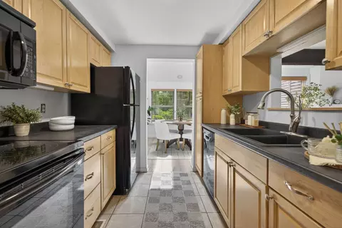 Kitchen - 37 Stacey Cir, Windham, NH 03087 photo 1 of 4