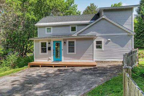 10 Rumsey Ln, Burlington, VT 05408