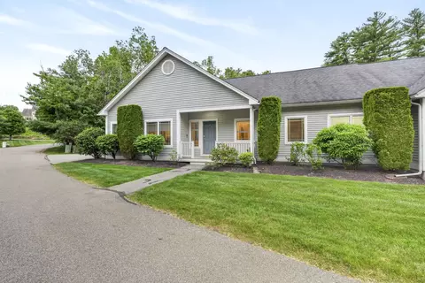 14 Mountain Village Rd, Windham, NH 03087