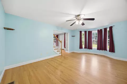Living - 6 Dunnmoore Dr, Bow, NH 03304 photo 6 of 7