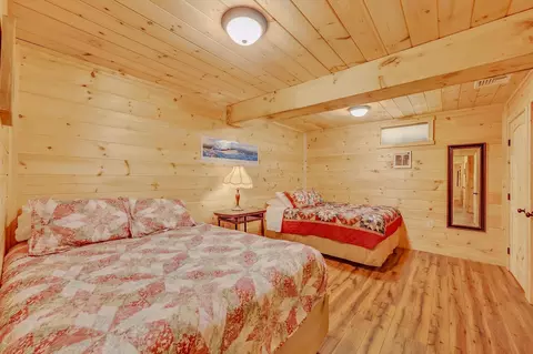Bedroom - 1560 Cherry Valley Rd, Bethlehem, NH 03574 photo 9 of 9