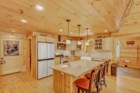 Kitchen - 1560 Cherry Valley Rd, Bethlehem, NH 03574 photo 3 of 5