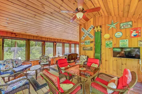 Exterior - 1560 Cherry Valley Rd, Bethlehem, NH 03574 photo 8 of 11