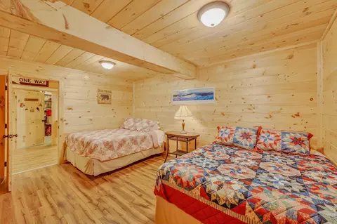 Bedroom - 1560 Cherry Valley Rd, Bethlehem, NH 03574 photo 8 of 9