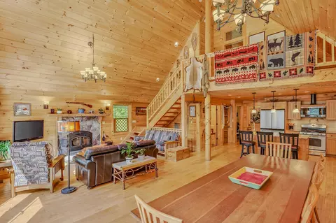 Living - 1560 Cherry Valley Rd, Bethlehem, NH 03574 photo 3 of 5