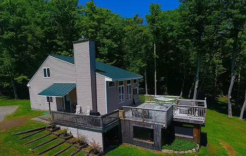 38 Poplar Dr, Jay, VT 05859