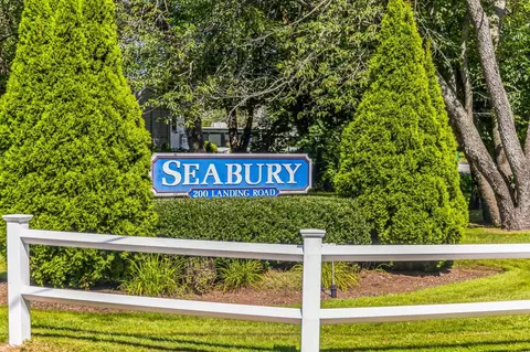 59 Seabury Cir, Hampton, NH 03842