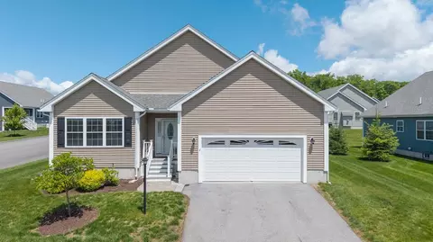 2 Mulberry Ln, Hooksett, NH 03106