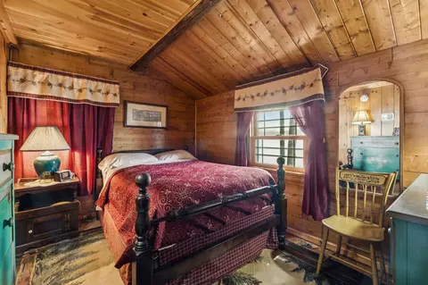 Bedroom - 122 Broadside Rd, Wolfeboro, NH 03894 photo 2 of 2