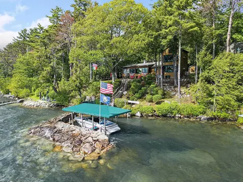 122 Broadside Rd, Wolfeboro, NH 03894