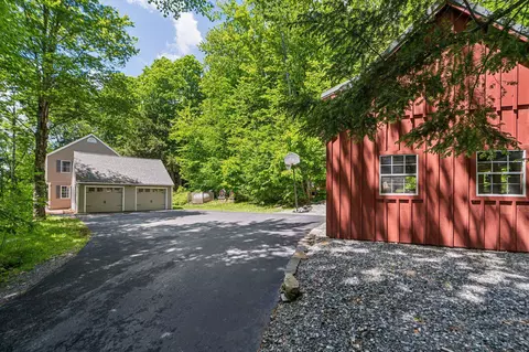 408 Morgan Rd, Hartford, VT 05059