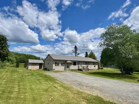 152 Blue Spruce Dr, Bradford, VT 05033
