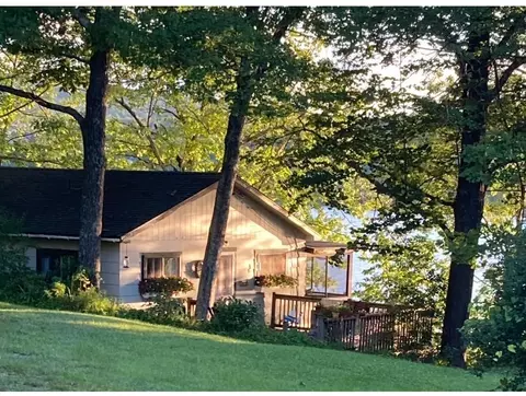 613 Stony Point Rd, Benson, VT 05743
