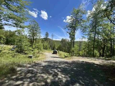 14 Sugar Lot Ln, Jamaica, VT 05343