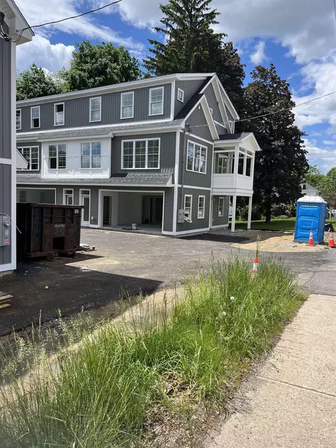 796 Central Ave UNIT A FRONT, Dover, NH 03820