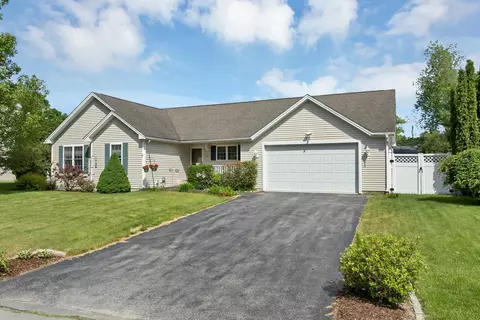 14 Preston St, Goffstown, NH 03045