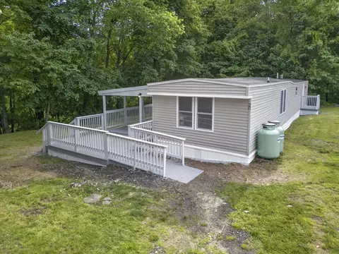 85 Coffin Rd #20, Epping, NH 03042