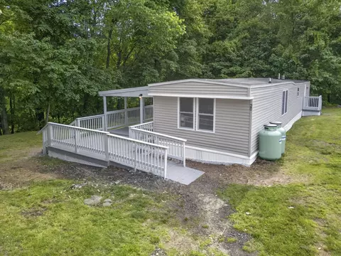 85 Coffin Rd #20, Epping, NH 03042