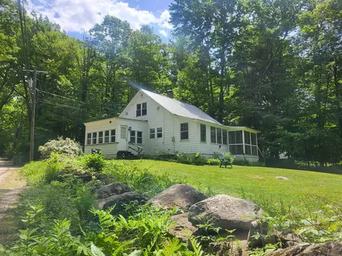 143 Martin Rd, Weare, NH 03281