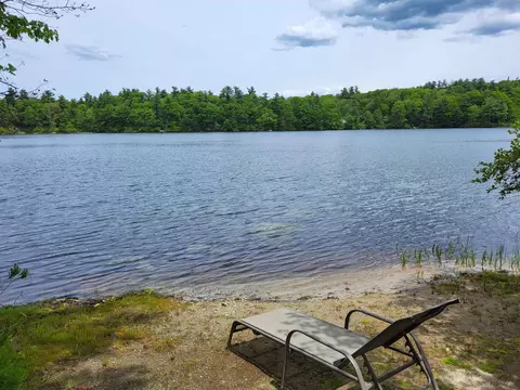 136 Martin Rd, Weare, NH 03281
